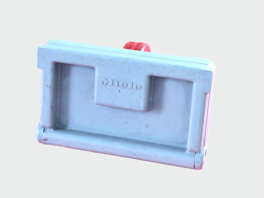 Powder detergent dispenser