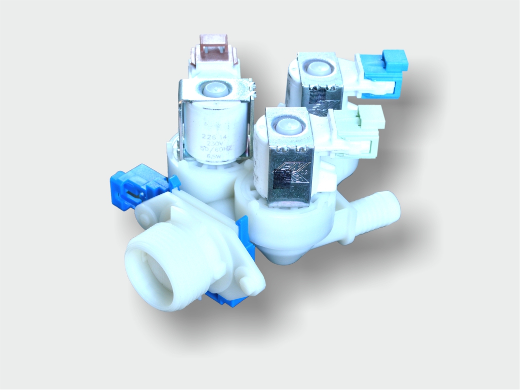 Solenoid valve with flowmeter