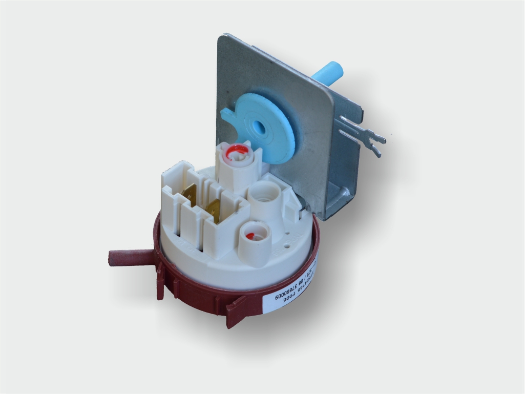 Adjustable pressure switch